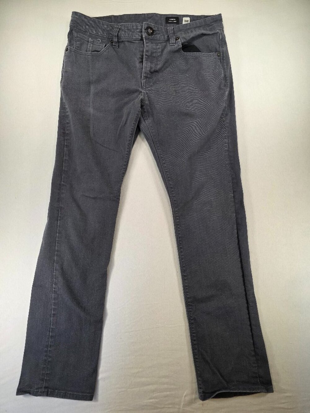 Volcom Vorta Slim Straight Fit Jeans in Dark Bluish Gray Size 32